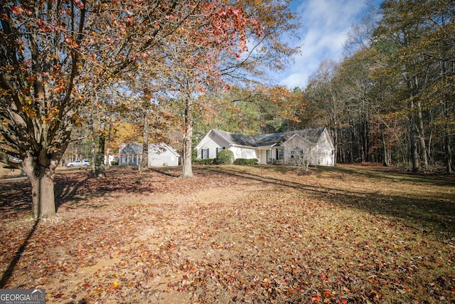 view of front of house featuring a front yard