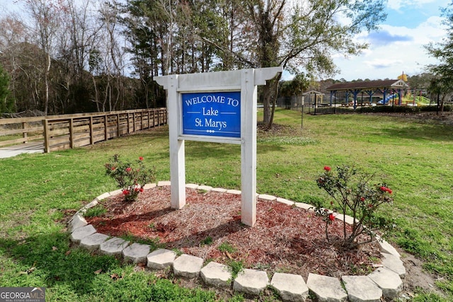 exterior space with fence