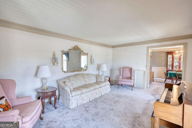 living room with carpet and crown molding