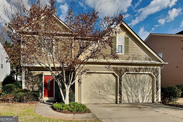 view of front of home with driveway