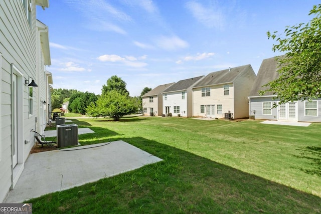 view of yard with a patio