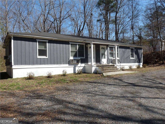 manufactured / mobile home featuring covered porch