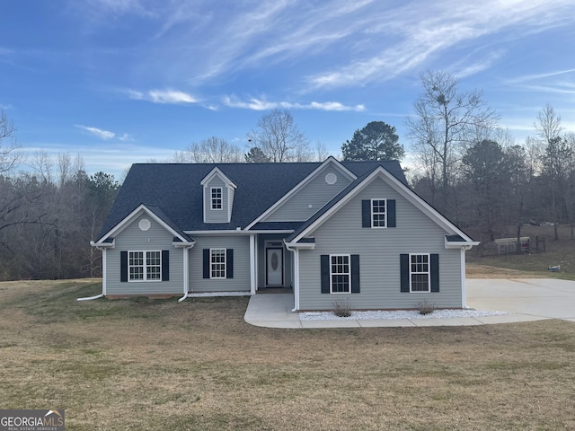 view of front of house with a front yard