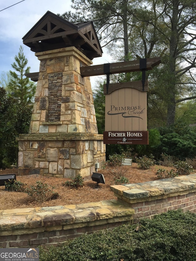 view of community / neighborhood sign