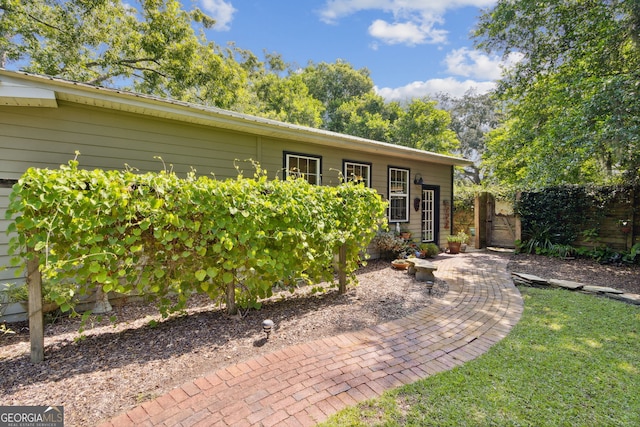 view of front of property