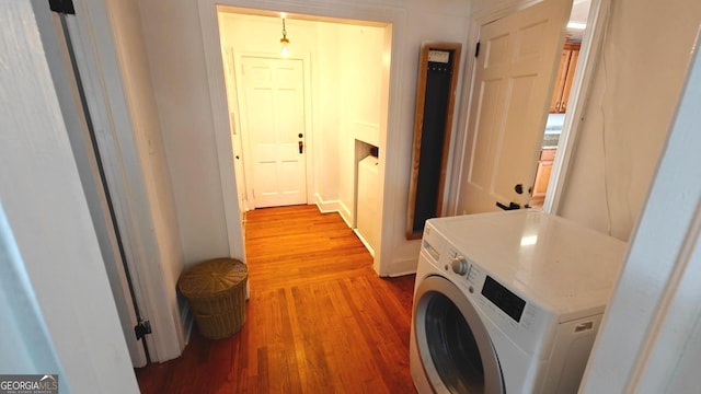 8875 E Broad St, Sparta, GA 31087 - laundry room featuring wood finished floors, laundry area, and washer / dryer