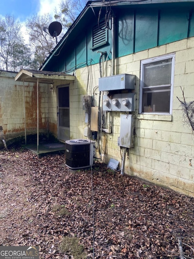 154 Buckhalter Rd, Savannah, GA 31405 - view of home's exterior featuring central AC