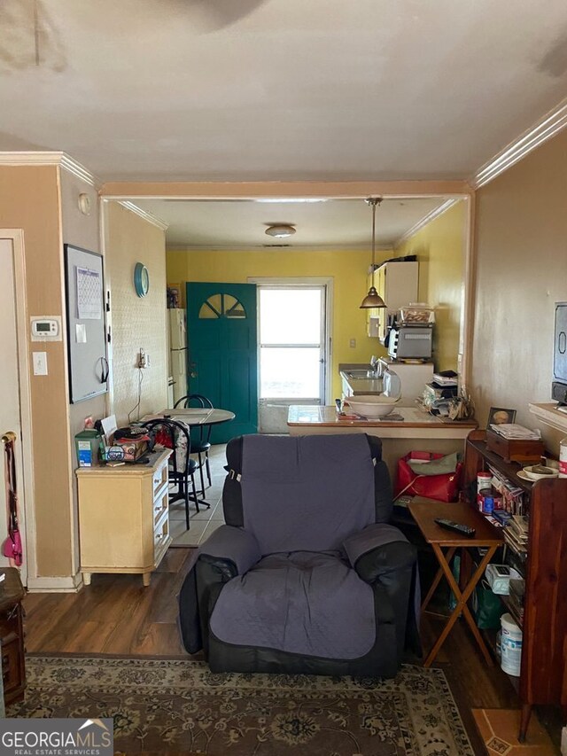 154 Buckhalter Rd, Savannah, GA 31405 - living room with ornamental molding and wood finished floors