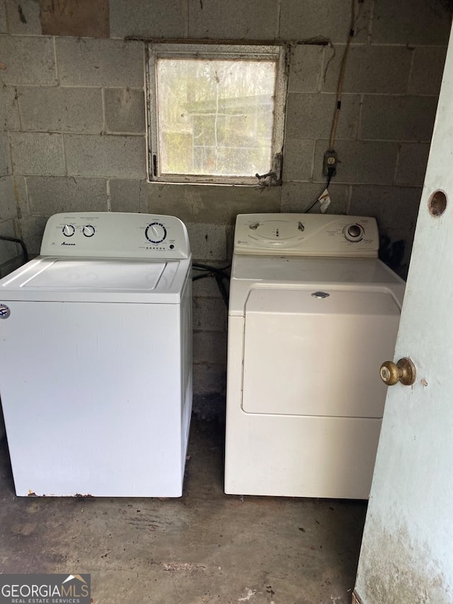 154 Buckhalter Rd, Savannah, GA 31405 - clothes washing area with laundry area and separate washer and dryer