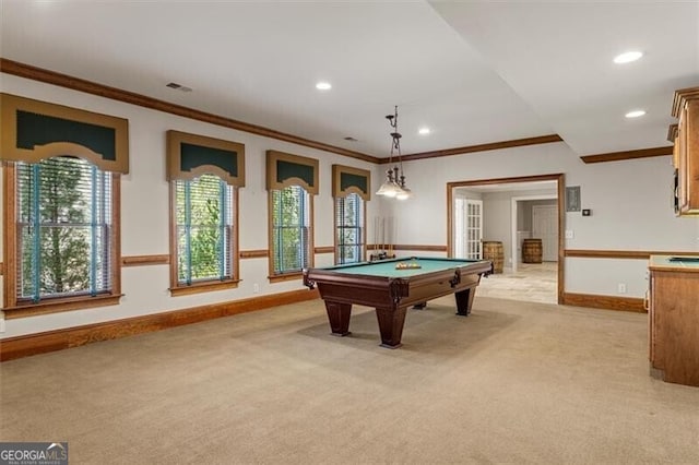 playroom with recessed lighting, baseboards, ornamental molding, and light colored carpet