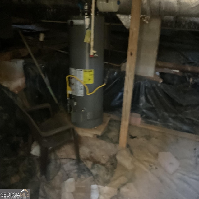 utilities with crawl space and water heater