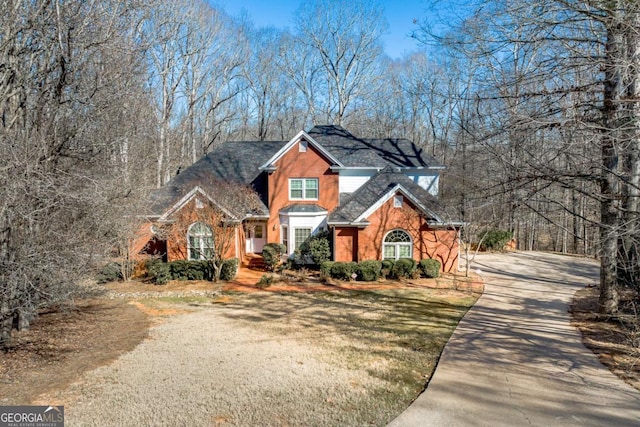 view of front of house featuring driveway