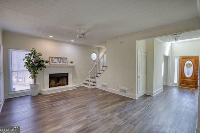 full bathroom featuring vanity, toilet, and baseboards