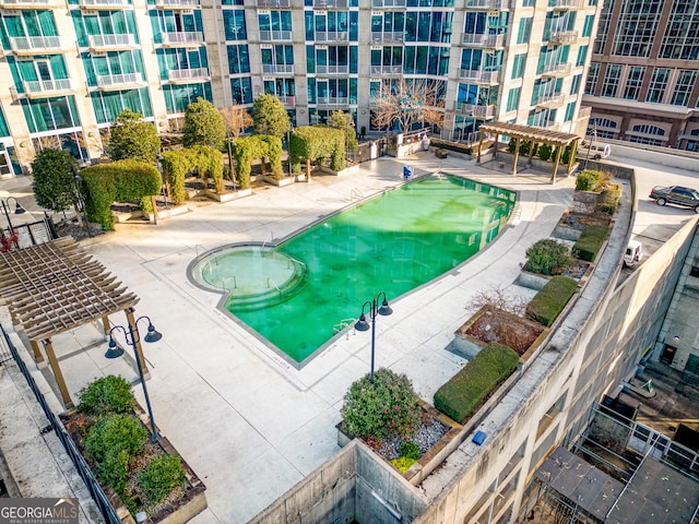 400 W Peachtree St NW Unit 3204, Atlanta, GA 30308 - community pool with a jacuzzi
