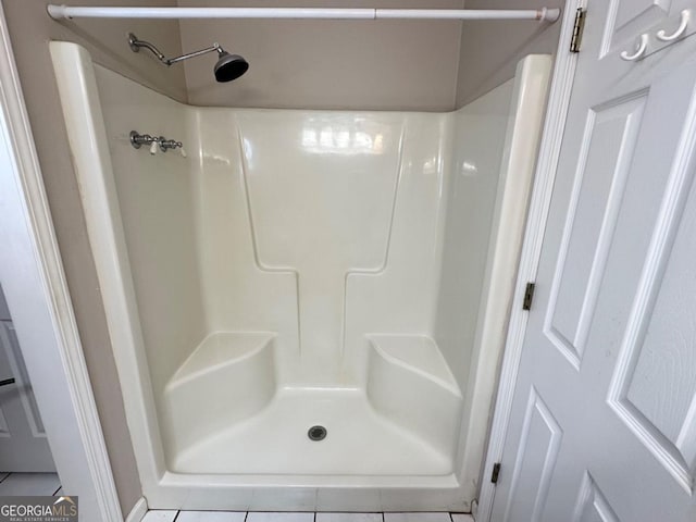 full bathroom featuring a shower