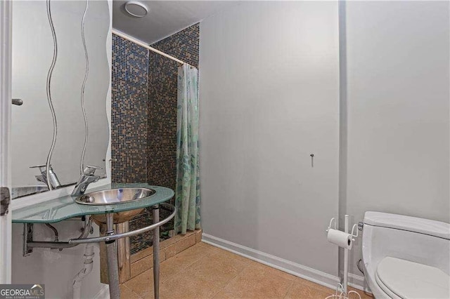 2590 Runic Way, Johns Creek, GA 30022 - bathroom with toilet and a shower with curtain