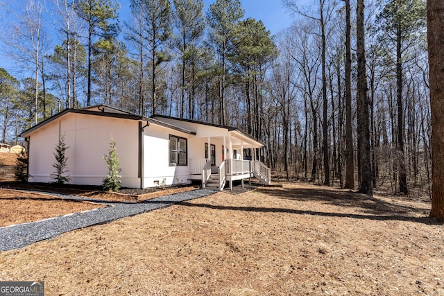 view of front of property featuring a porch