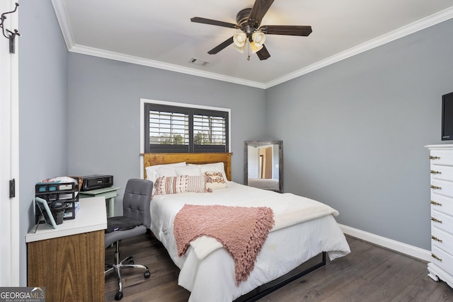 bedroom with baseboards, visible vents, a ceiling fan, ornamental molding, and dark wood-type flooring