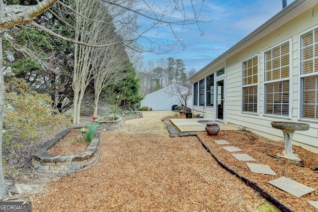 view of yard featuring a patio area