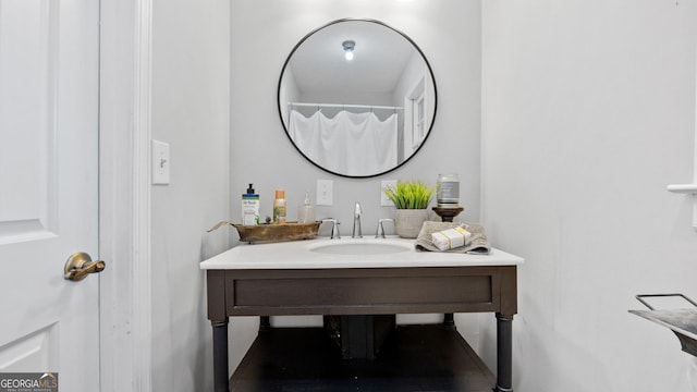 full bathroom featuring vanity