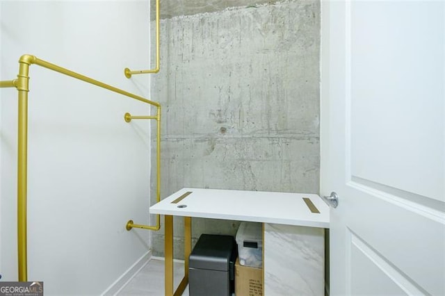 361 17th St Unit 2122, Atlanta, GA 30363 - bathroom with baseboards