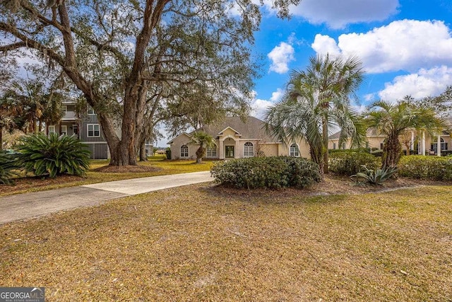 view of front of house with a front yard