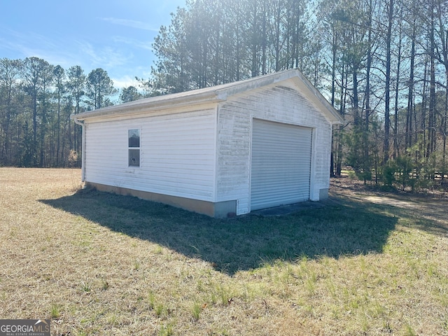 detached garage with driveway