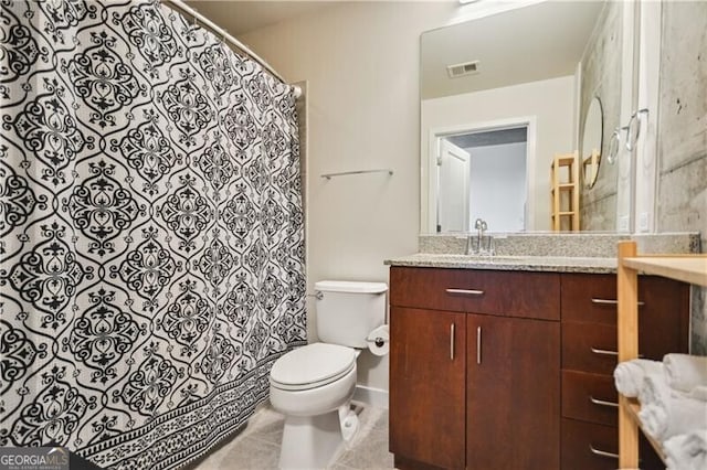 full bathroom featuring a shower with curtain, visible vents, toilet, vanity, and tile patterned flooring