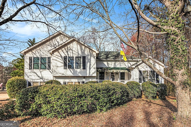 view of front of property