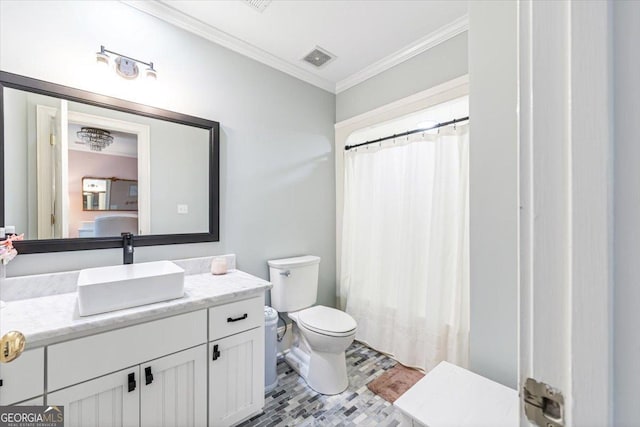 full bath featuring visible vents, toilet, ornamental molding, curtained shower, and vanity