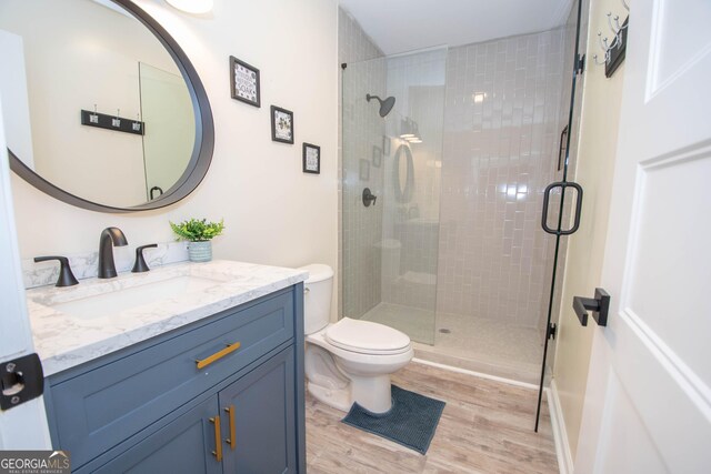 unfurnished bedroom featuring visible vents, crown molding, light wood finished floors, and baseboards