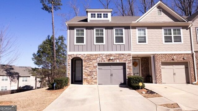 Listing photo 2 for 2256 Triple Crown Ln, Lithonia GA 30058