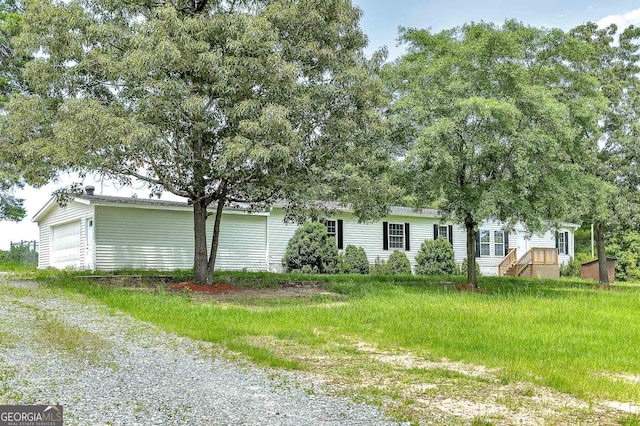 view of front of home featuring driveway