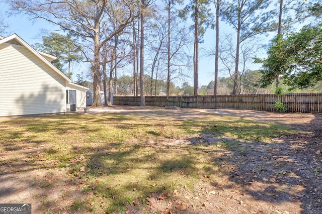 view of yard featuring a fenced backyard