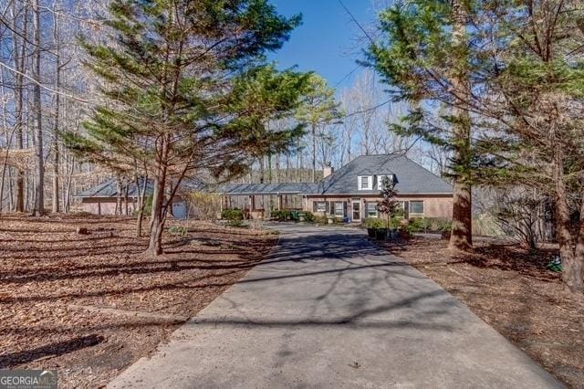 view of front of home featuring driveway