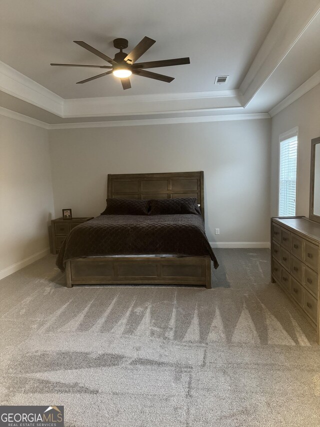 walk in closet featuring carpet