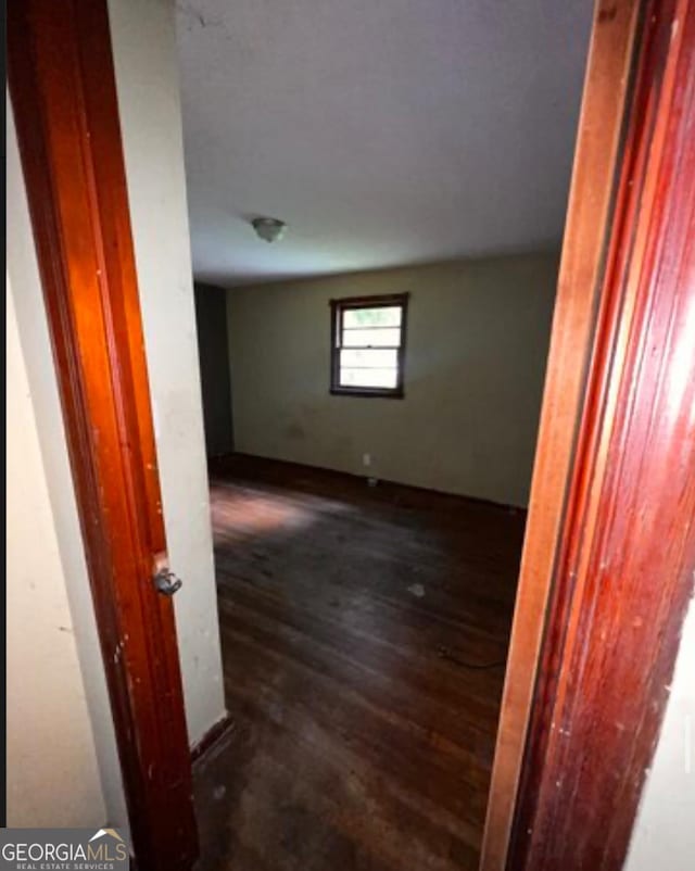 1188 Sunnydale Dr, Macon, GA 31217 - corridor featuring wood finished floors