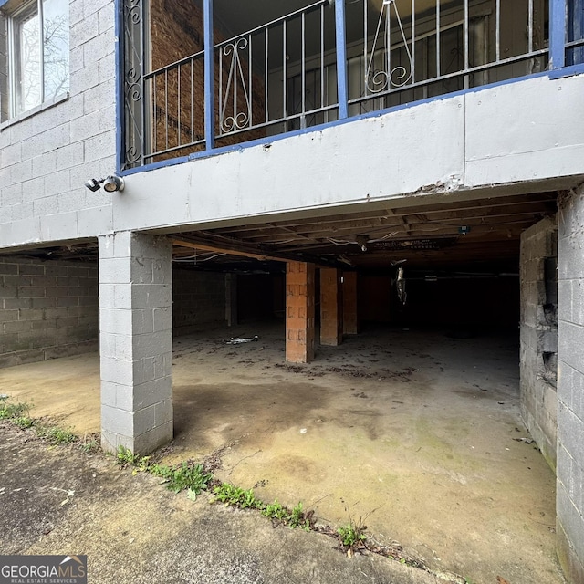 1188 Sunnydale Dr, Macon, GA 31217 - details featuring concrete block siding