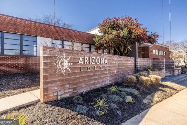 view of community / neighborhood sign