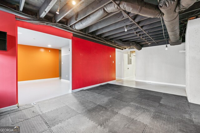 160 Deer Cliff Cv, Lawrenceville, GA 30043 - below grade area with baseboards