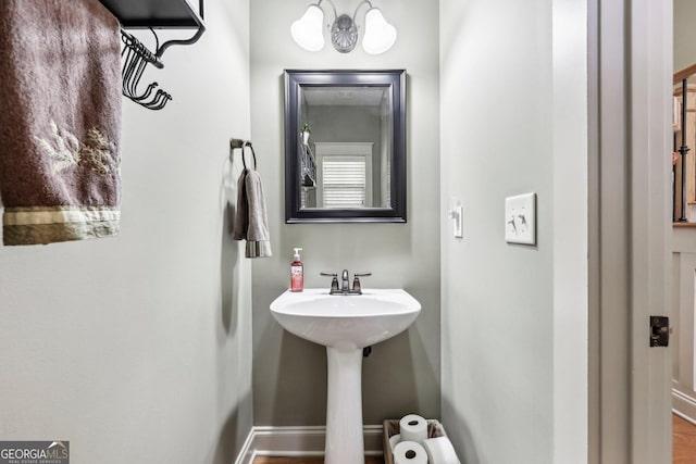 bathroom featuring baseboards