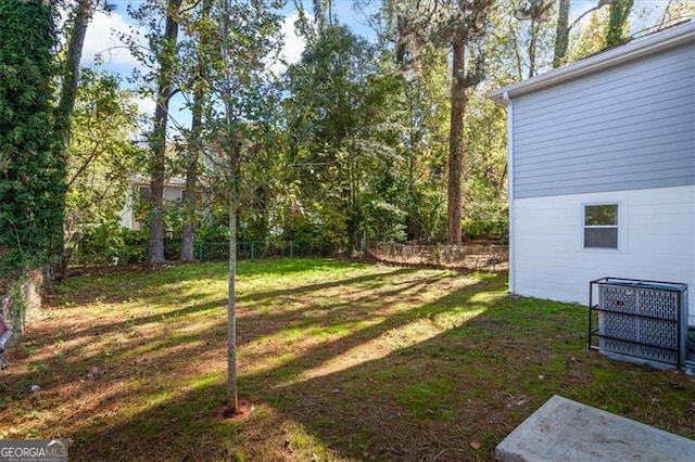 1270 Graymont Dr, Atlanta, GA 30310 - view of yard with fence