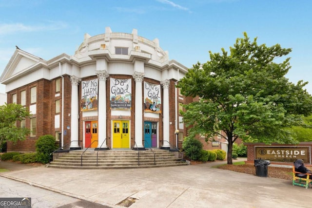 view of greek revival inspired property