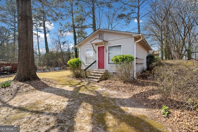 view of front of property featuring entry steps