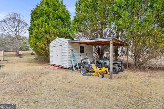 view of outdoor structure with an outbuilding