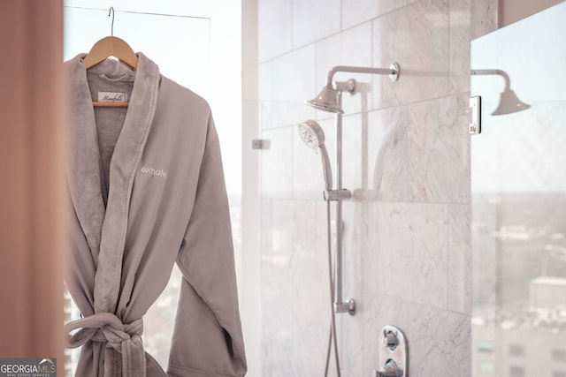 full bathroom featuring an enclosed shower