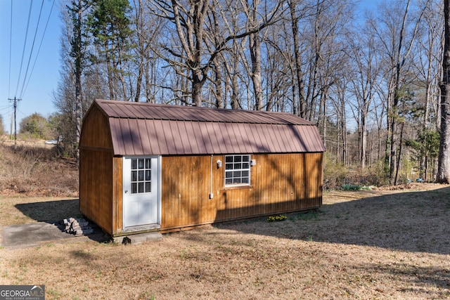 view of outdoor structure with an outbuilding