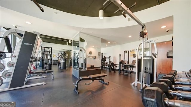 exercise room featuring recessed lighting