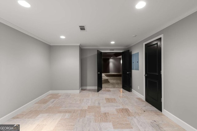 unfurnished room featuring visible vents, recessed lighting, crown molding, and baseboards