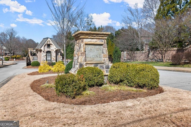 view of community / neighborhood sign